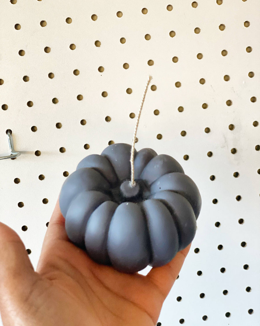 The Pumpkin Candle: Grey